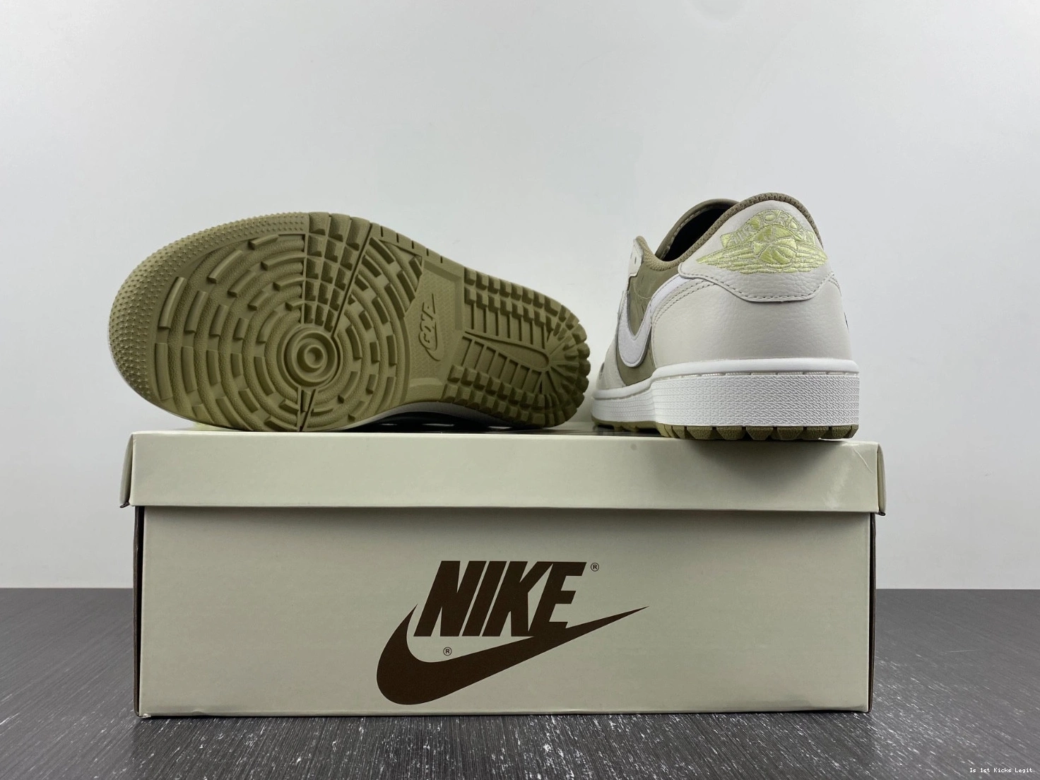 Jordan Low Neutral Retro 1 Scott Golf FZ3124-200 Travis Olive 0321